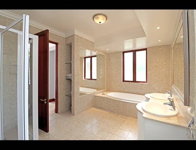3 BEDROOM HOUSE FOR SALE IN MELROSE
